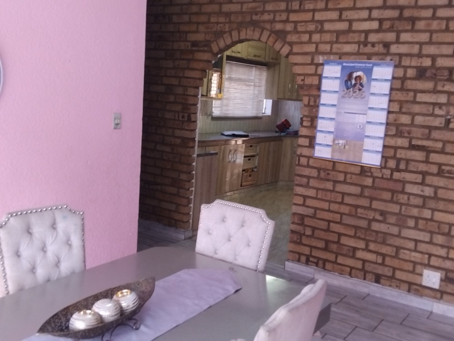 4 Bedroom Property for Sale in Davanna North West